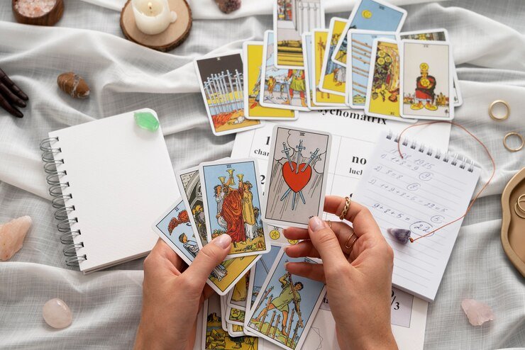 voyance tarot et tirage des cartes pour une guidance spirituel